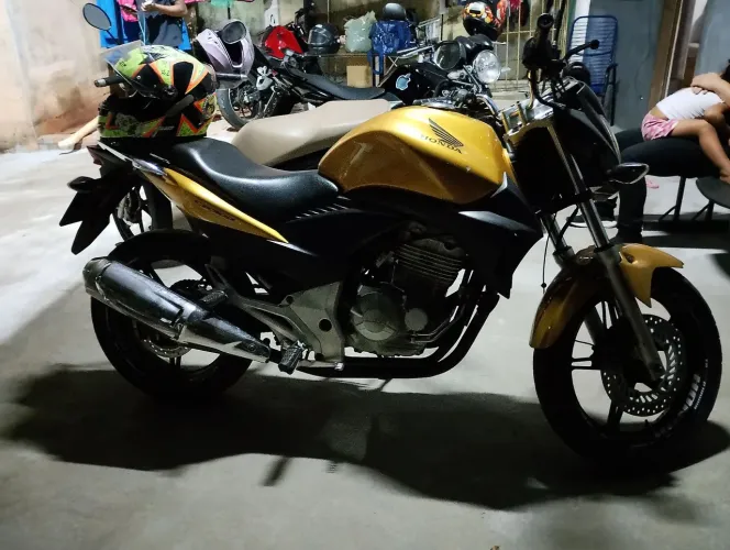 Cb 300