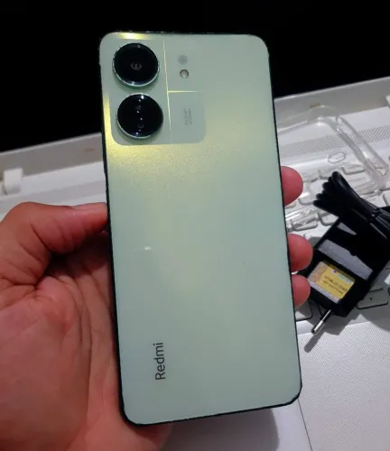 Xiaomi 13c 16/256Gb Película, Capinha, Carregador em Bom Estado Geral, poucas marcas d uso
