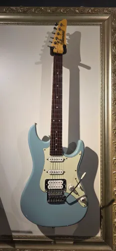 Guitarra Ibanez  Az40 com travas
