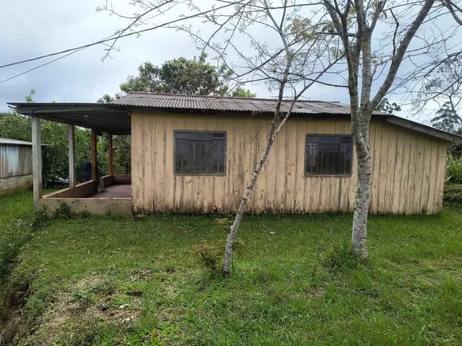 Terreno rural com casa