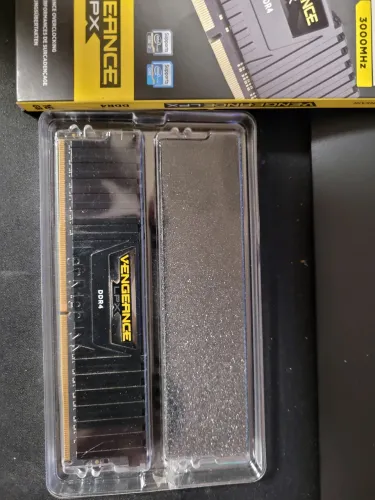 MEMORIA 8GB DDR4 2400MHZ CORSAIR