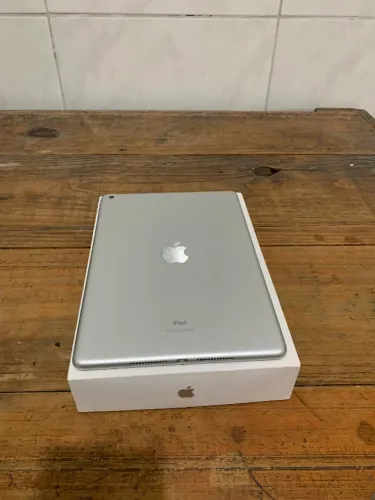 iPad 9 usado em estado de novo
