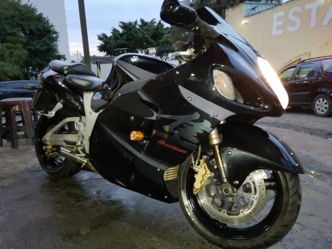 Suzuki Hayabusa 1300 2008 - Lendária, Impecável e Pronta para Rodar