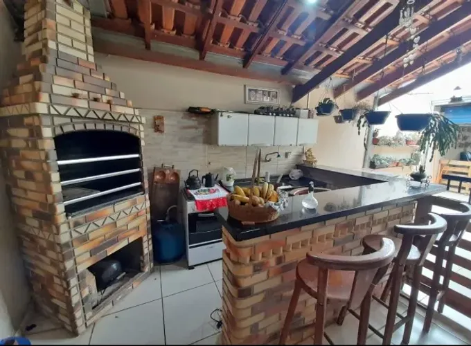 Casa com dois quartos bonita e excelente localização