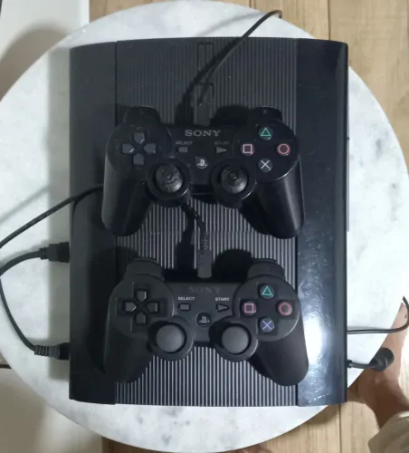 Ps3 super slim 500 GB usado - bom estado