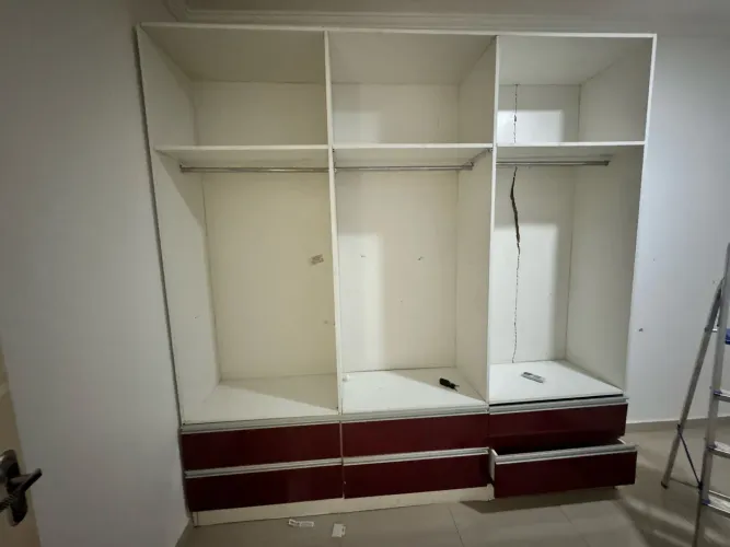 Armário / Roupeiro aberto tipo closet