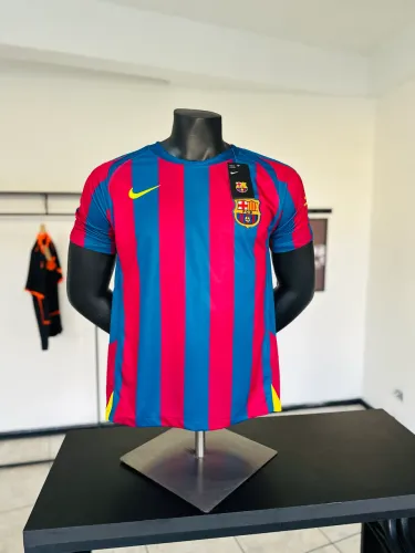 Camisa Barcelona Retrô - Champions 2006
