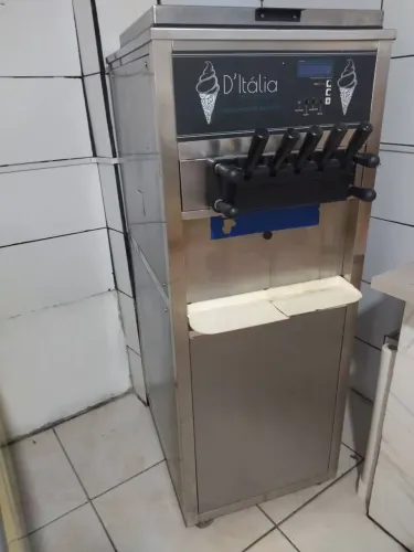 MÁQUINA DE SORVETE E AÇAÍ EXPRESSO