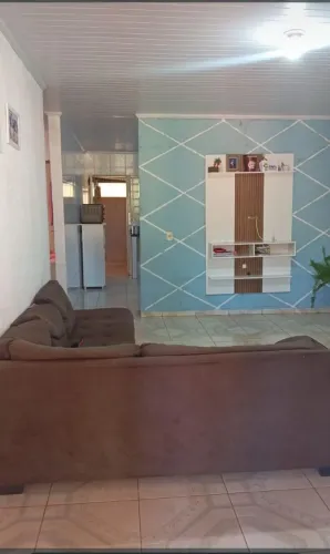 VENDO CASA NA VENDINHA GOIÁS PROXIMA A PARADA DE ÔNIBUS, ESCOLA, IGREJA