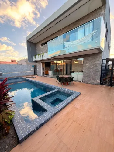 Vendo Casa Duplex de Alto Padrão com 4 quartos sendo 3 no Vista lagoa