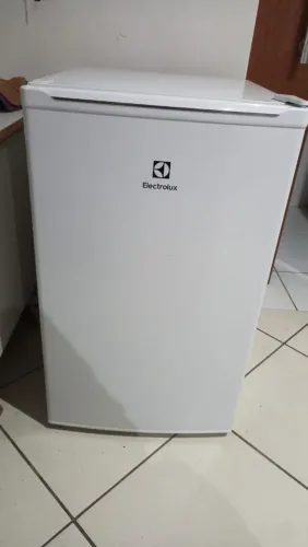 FRIGOBAR ELECTROLUX 122L