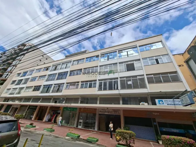Apartamento com 2 quartos para locação no centro da cidade