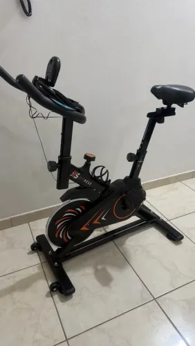 Bicicleta Spinning Fitness Inércia 8kg Inercia Cor Preto E Vermelho