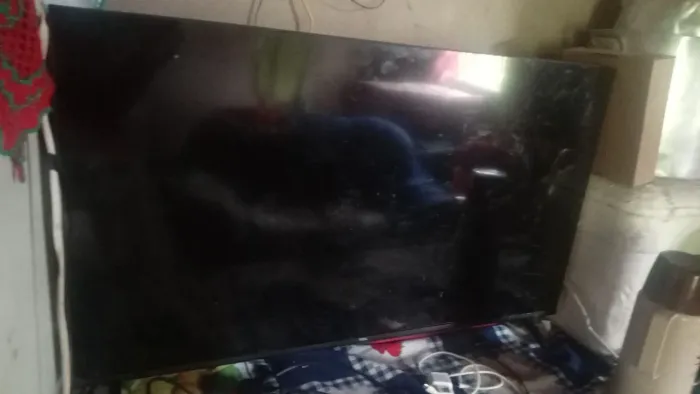 TV TCL DE 40 POLEGADAS VENDER LOGO