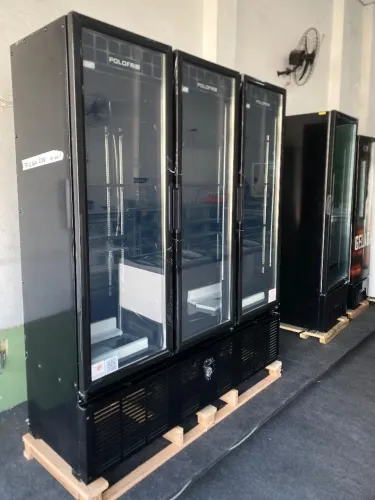 Expositor full black 3 portas da Polofrio (Novo)