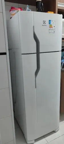 Geladeira Eletrolux semi nova
