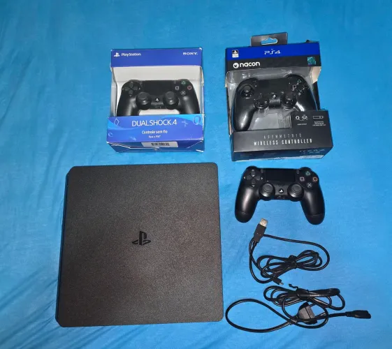 PlayStation 4 Slim 1TB - Excelente Estado + 8 jogos e controle Pro