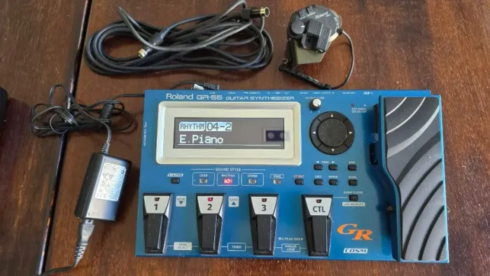 Pedaleira Sintetizador Roland GR-55 Completa - Estado de Nova - Kit Completo