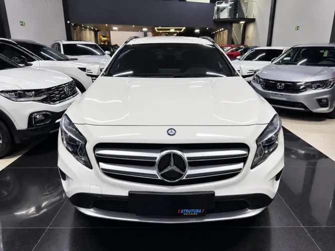 Mercedes-Benz GLA 200 Adv. 1.6/1.6 TB 16V Flex Aut. 2016