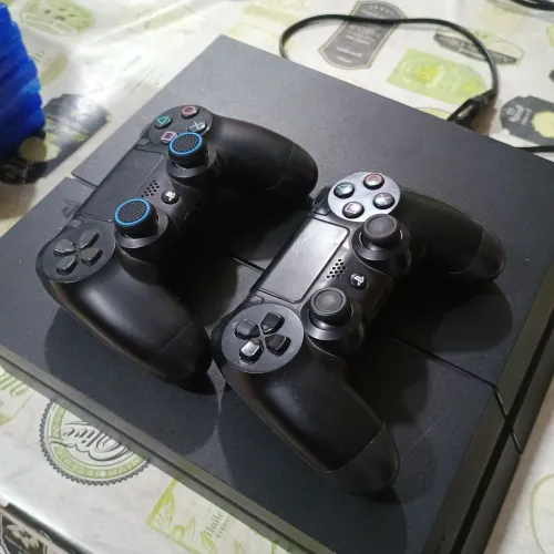 PLAYSTATION 4