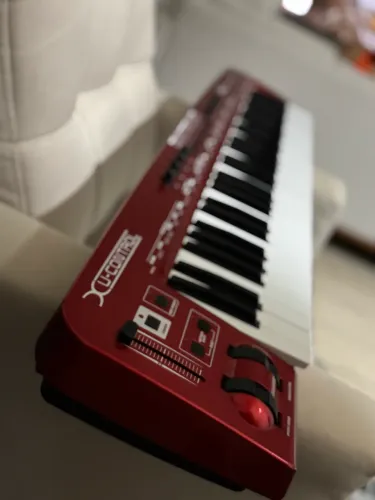 Controlador mídi Umx 610