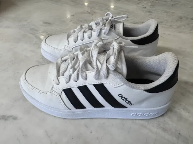 Tênis casual Adidas 38