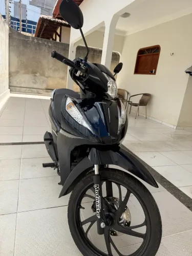 Vende se biz 2027 ex emplacada com 200 km rodados