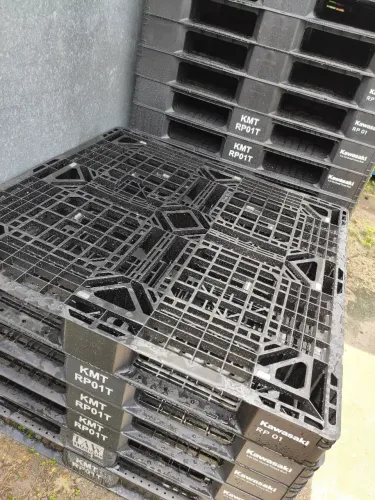 Paletes de plástico...