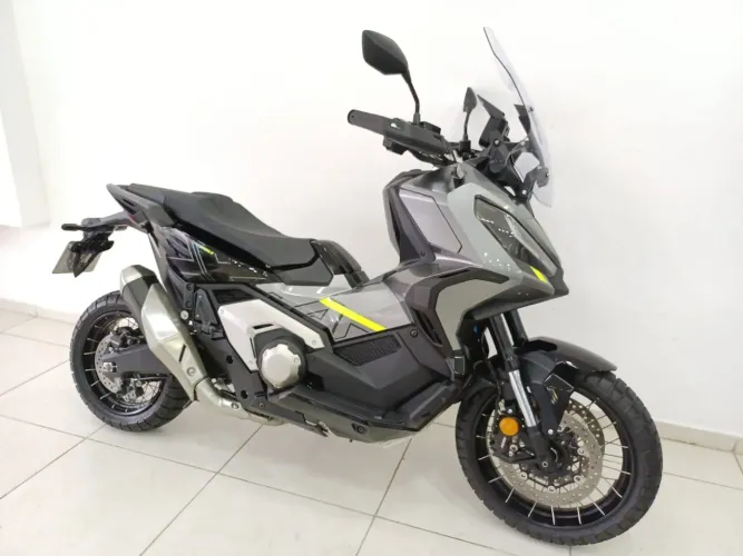 X ADV 750 2025