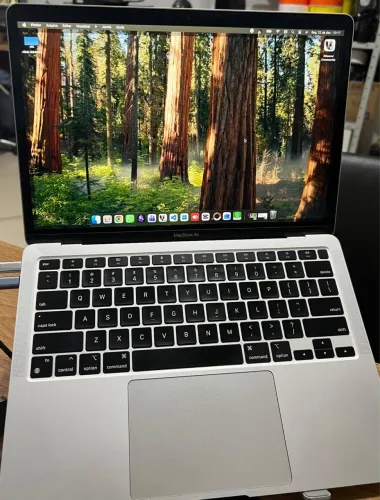 MacBook Air M1