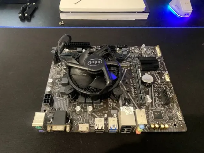 Kit Upgrade i5 10105F + Placa mãe H410M-H-V3