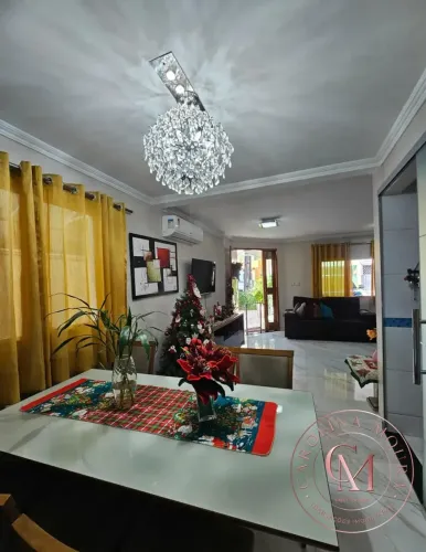 Condomínio Cidade Jardim I - Casa com 3 suítes, piscina (Energia solar)