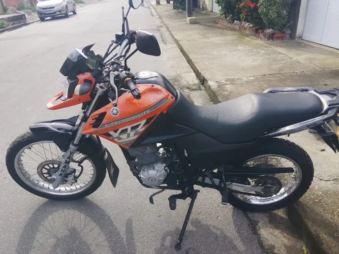 Moto crosser xtz 150