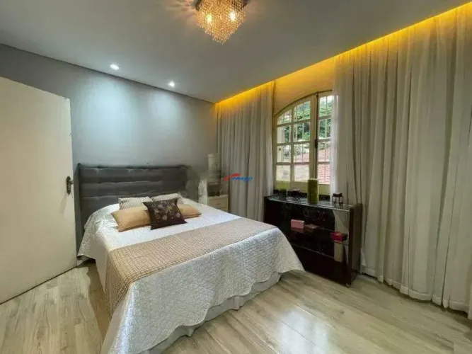 Casa à venda, 5 quartos, 1 suíte, Santa Lúcia - Belo Horizonte/MG