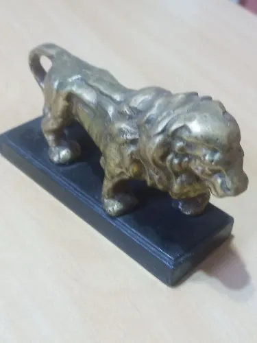 ESCULTURA DE LEÃO EM BRONZE MACIÇO ? PEÇA ANTIGA E AUTÊNTICA GREGA
