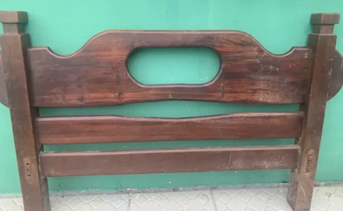 Cama madeira nobre