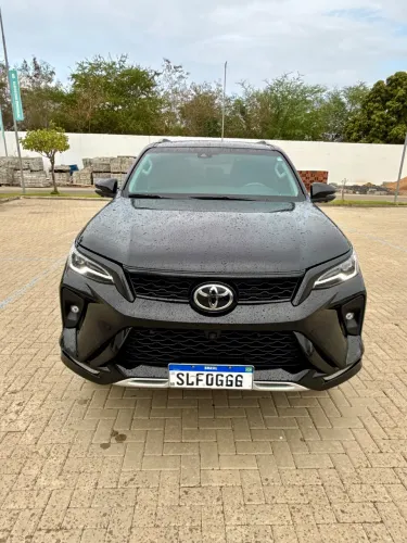 Toyota Hilux SW4 SRX Plat. 4X4 2.8 TB Die. Aut. 2024