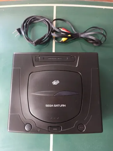 Sega Saturn Funcionando + Cabo AV e Fonte