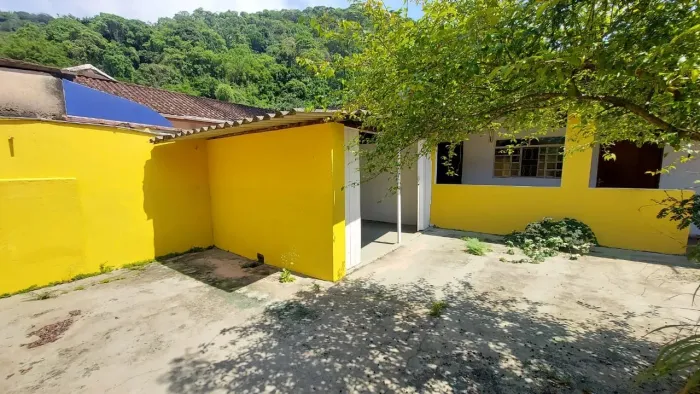Casa para vender ou alugar de 3 quartos no Marapé em Santos SP