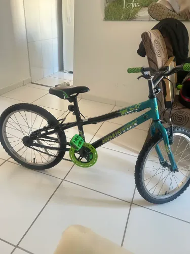 Bicicleta aro 16 semi nova