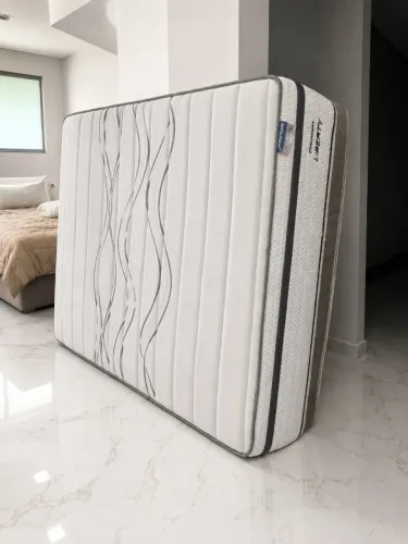 Colchão Casal Ortobom Liberty, Luxo,Em Látex, Sem uso Aceito cartão e Entrego!