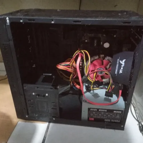 CPU (Gabinete) para retirada de peças