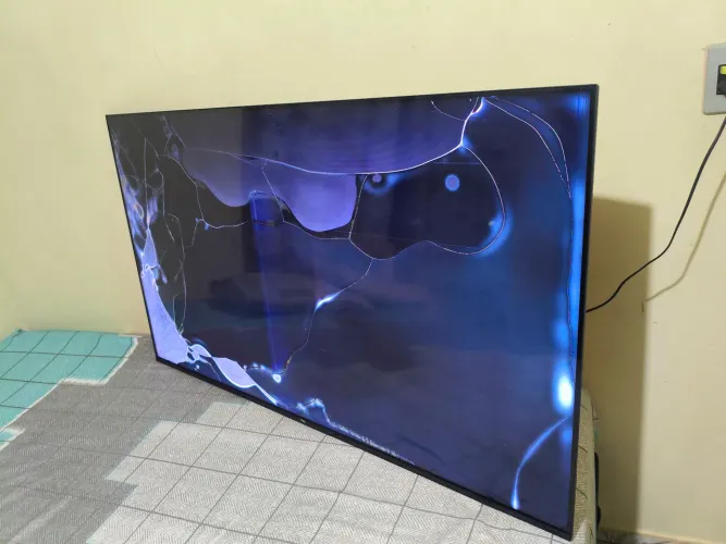TV SEMP TCL 55 Smart 4K Tela Quebrado