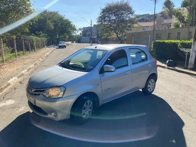 Toyota Etios X 1.3 Flex 16V 5P Mec. 2016