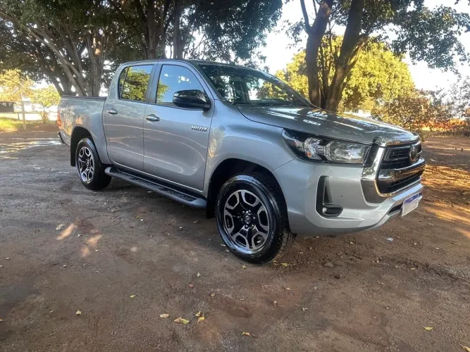 Toyota Hilux CD SRV 4X4 2.8 TDI Diesel Aut. 2021