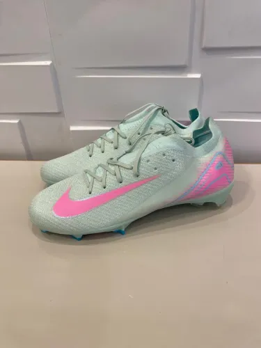 Chuteira Nike profissional 42/43
