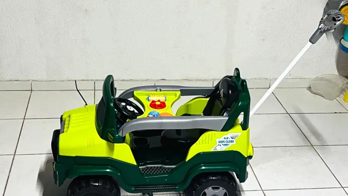 Carrinho infantil  Jeepe