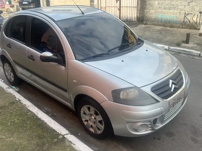 Citroen C3 GLX 1.4/ GLX Sonora 1.4 Flex 8V 5P 2012