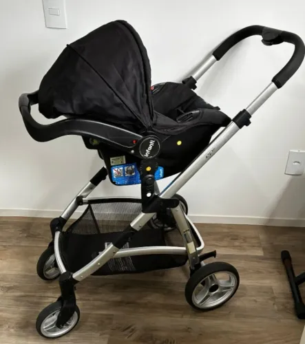Carrinho de Bebê Infanti Epic Lite + Bebê Conforto + Base Veicular Isofix