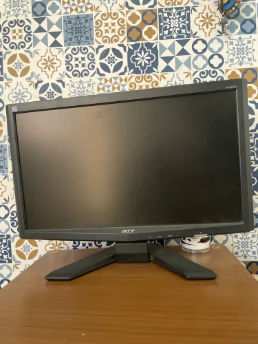 Monitor Acer led 19/20